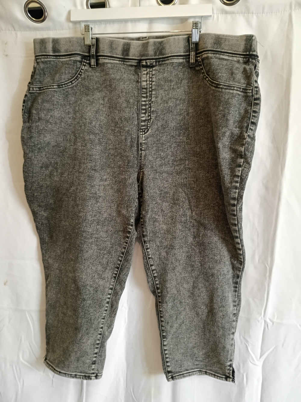 Terra & Sky Size 3x (24W-26W) Grey/Black Acid Wash Cropped Jeans